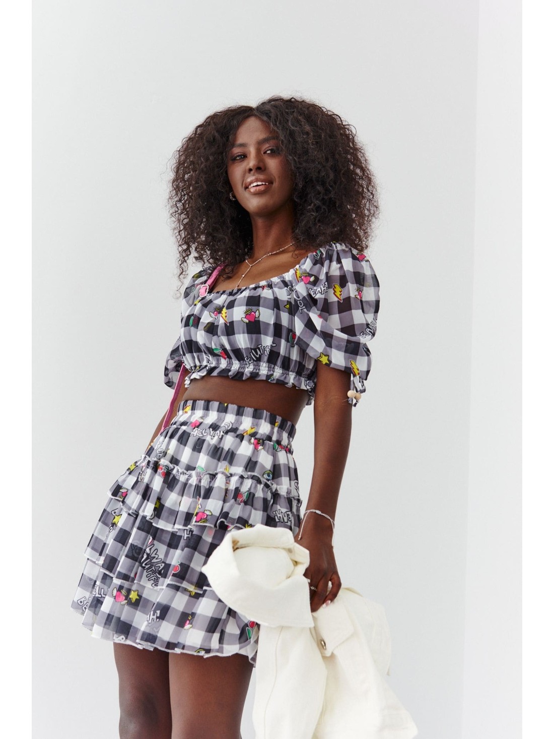 Short checkered skirt with ruffles, black 4006 - Online store - Boutique